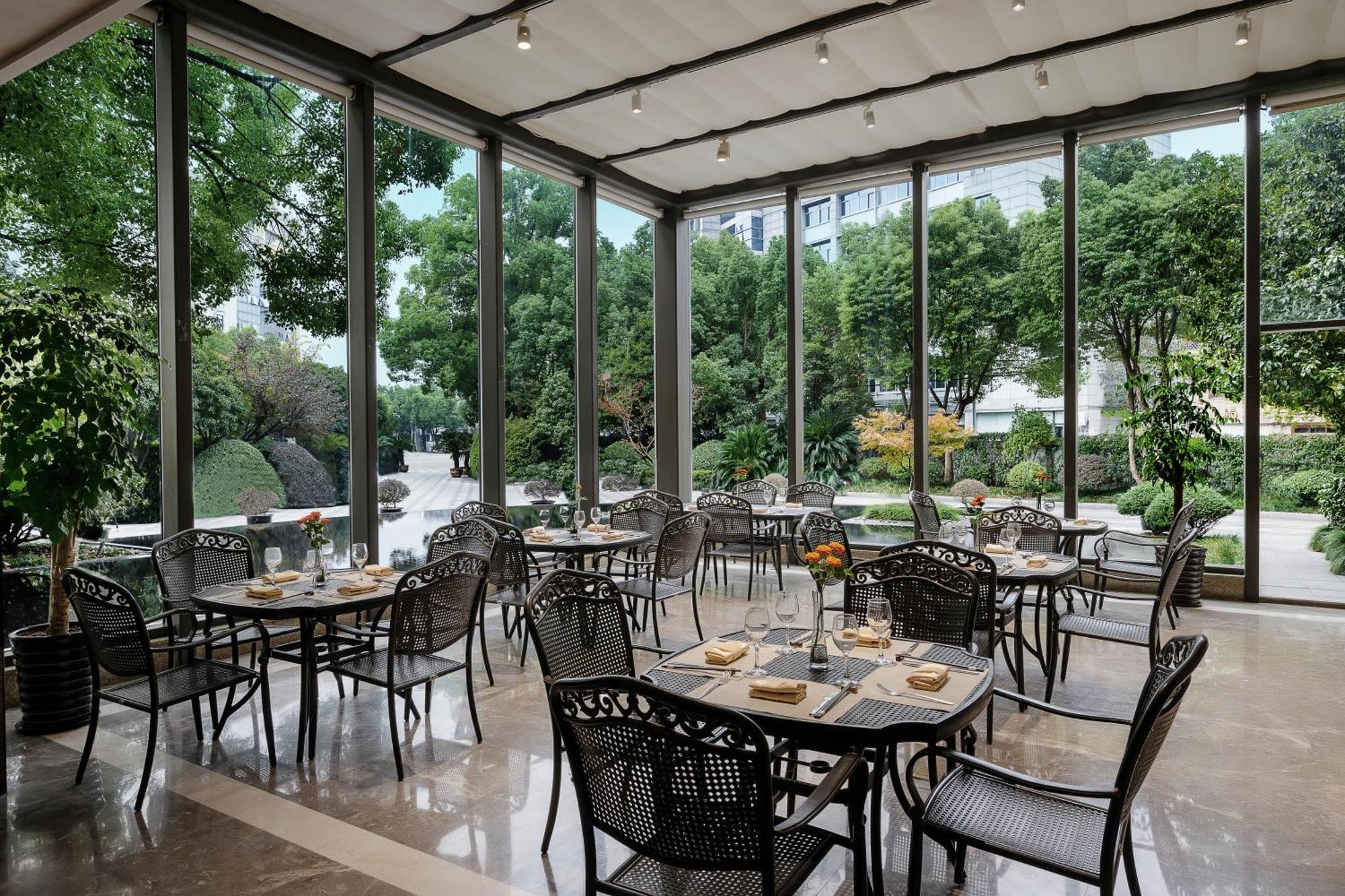 S&N Zhejiang Linhai International Hotel Exterior foto