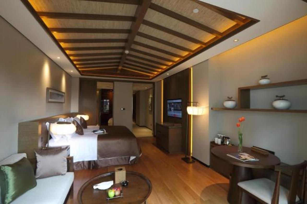 S&N Zhejiang Linhai International Hotel Exterior foto