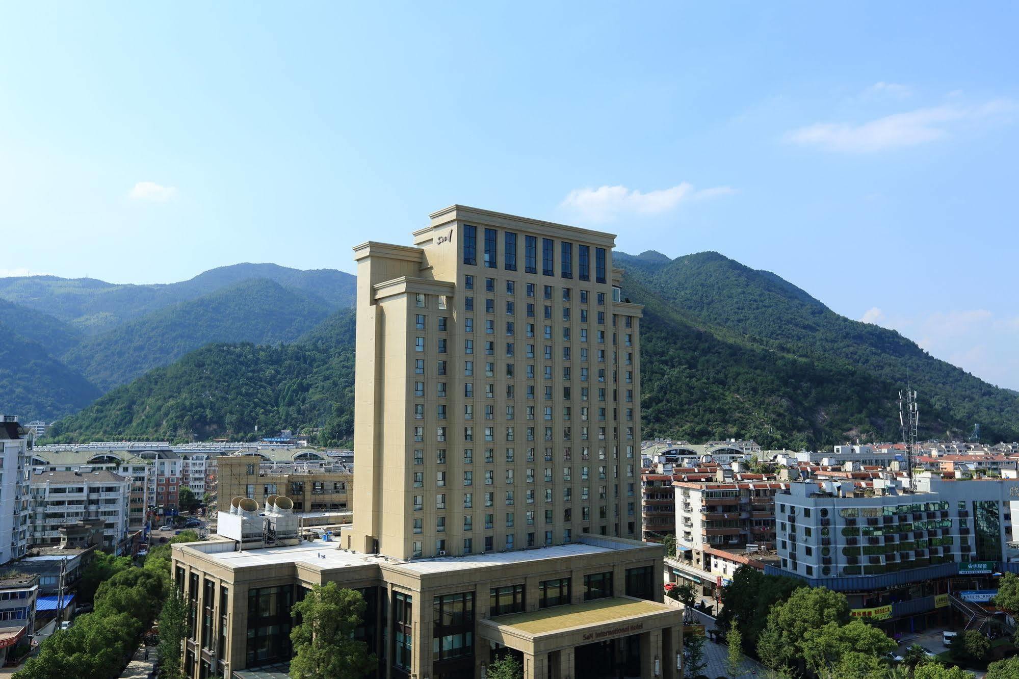 S&N Zhejiang Linhai International Hotel Exterior foto
