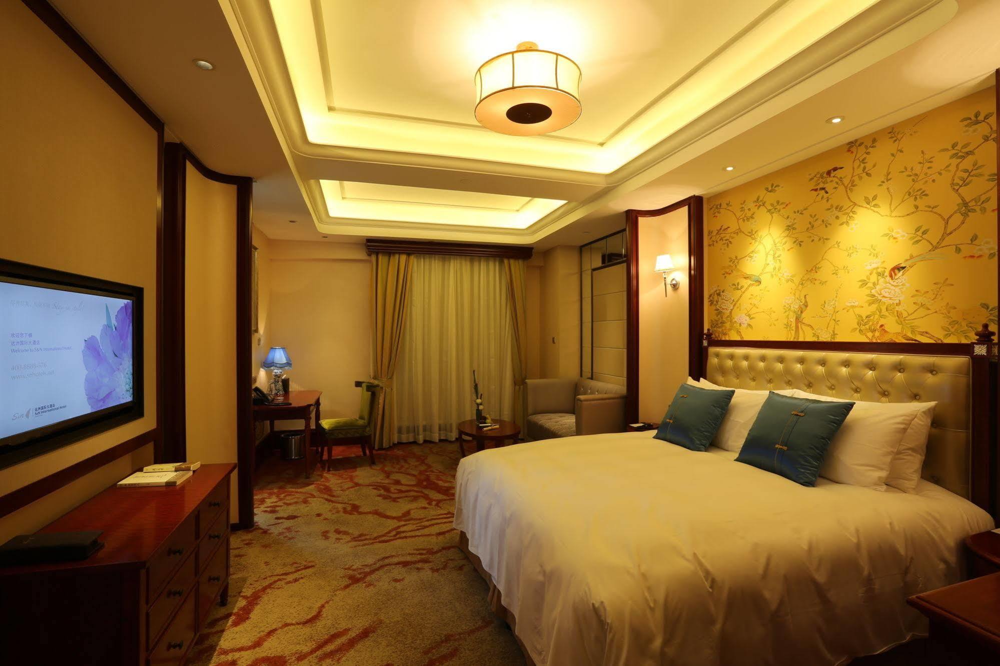 S&N Zhejiang Linhai International Hotel Exterior foto
