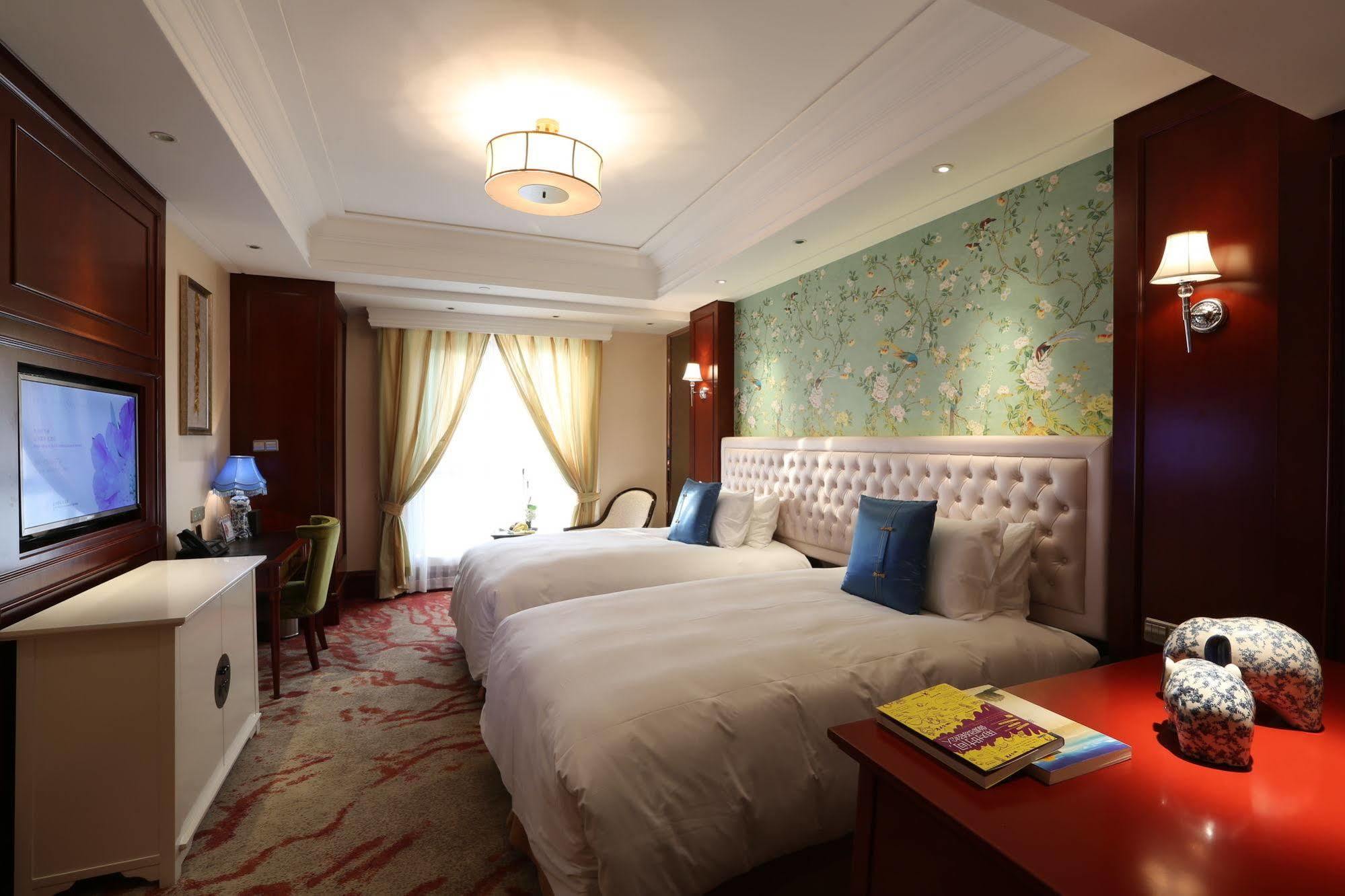 S&N Zhejiang Linhai International Hotel Exterior foto
