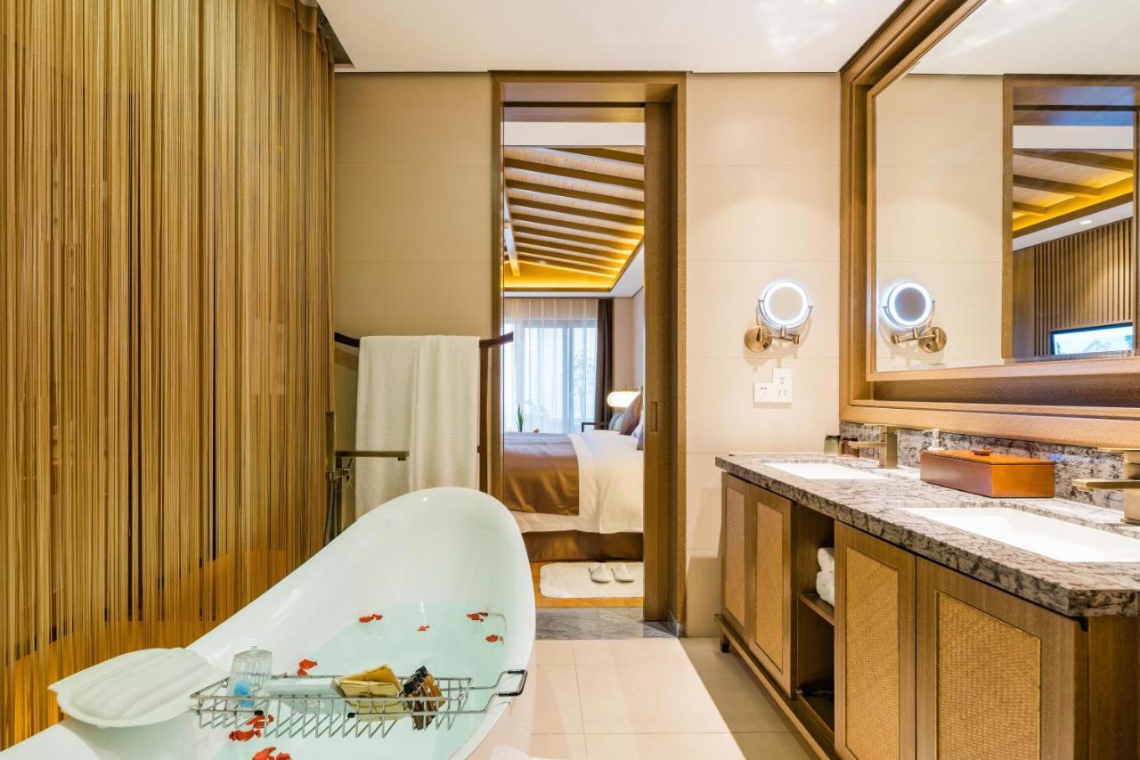 S&N Zhejiang Linhai International Hotel Exterior foto